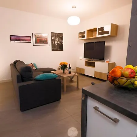 Ms Pro ウストロニエ・モルスキエ